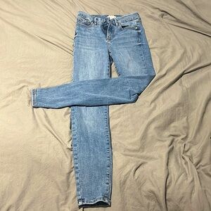 Forever 21 curved style jeans skinny medium wash